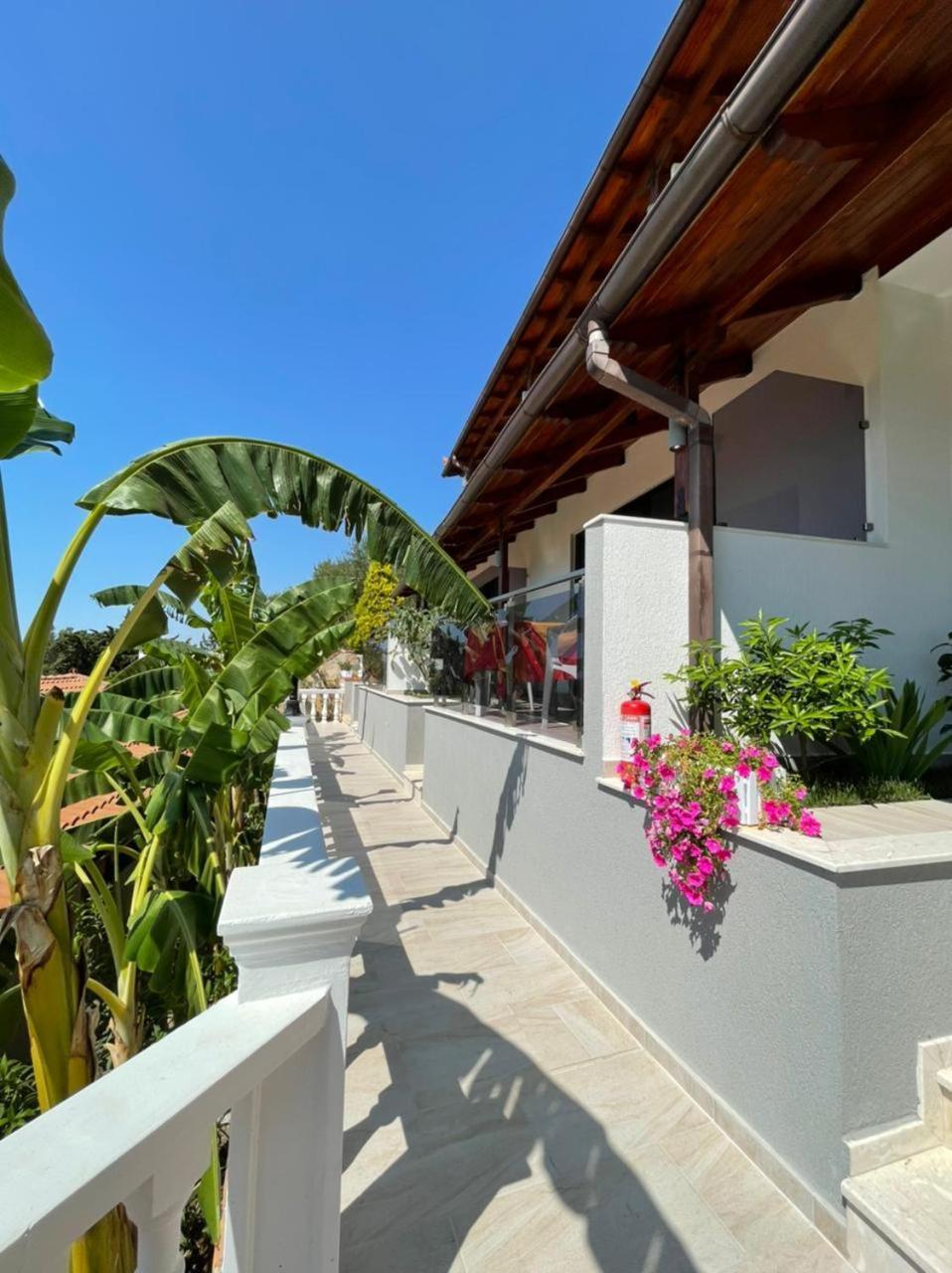 Hotel Ramosaco, Radhime, Vlore Extérieur photo